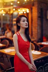 挠女学生白嫩脚心