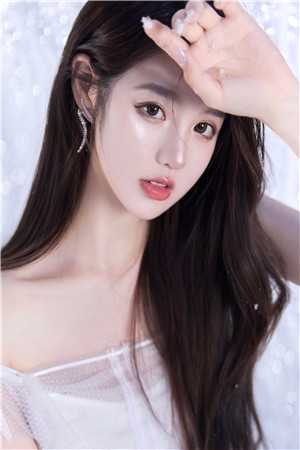 硕大粗长撑裂了小龙女