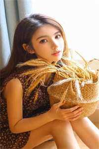 男生摸女生胸动漫