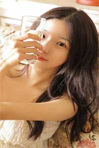 美女被揉胸动态图