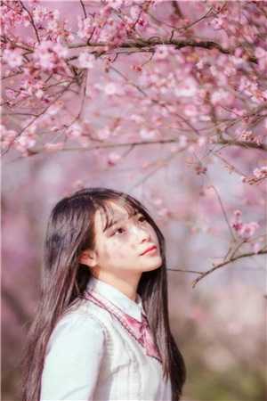 放学后我和老师在教室