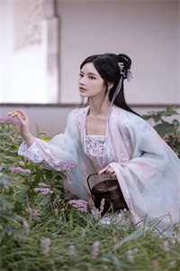 我被困在同一天十万年
