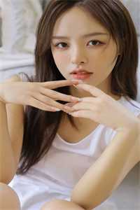 女王艾踩足奴视频免费m