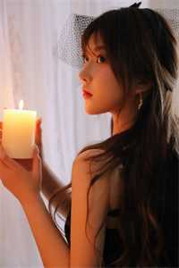衣服被扒开强摸双乳美女动态图