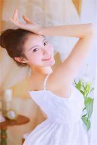 从后面按在桌子上糟蹋视频