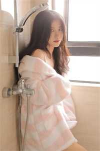 年轻的新妈妈