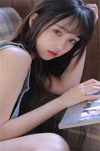 美女丝袜夹b