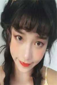 衣服被扒开强摸双乳美女动态图