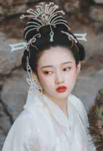 穿成病弱女配后我出道了