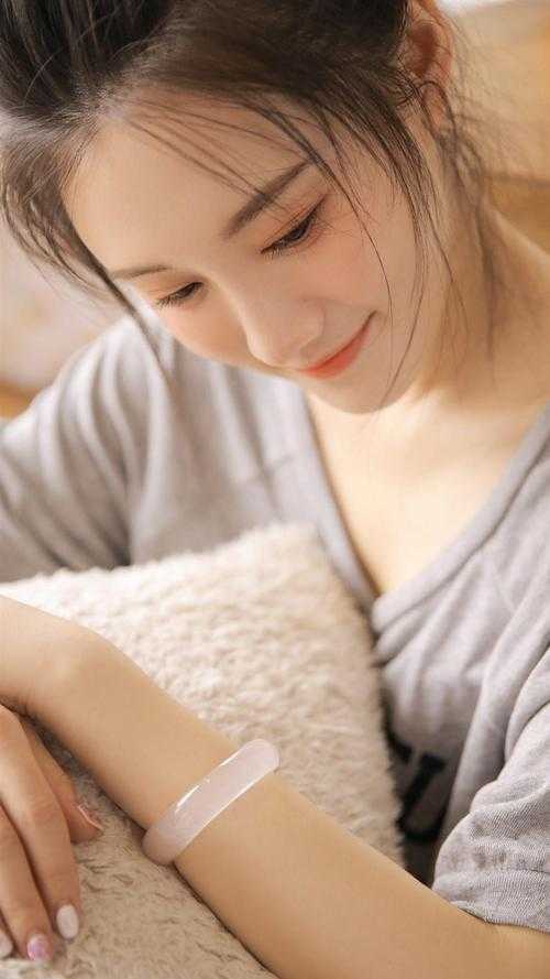 商务旅行绿色帽子蘑菇