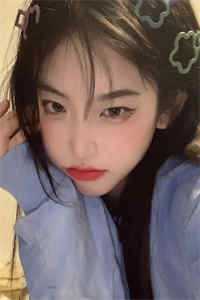美女光胸