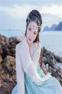 女人下面张开照片