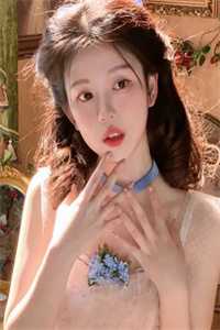 楼下那个女人