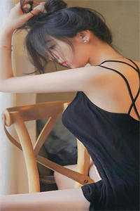 美女扒开超粉嫩的尿口视频